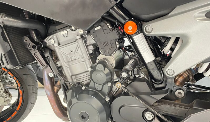 KTM Duke 790 R 2022 lleno