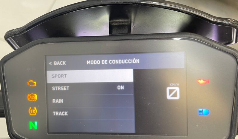 KTM Duke 790 R 2022 lleno