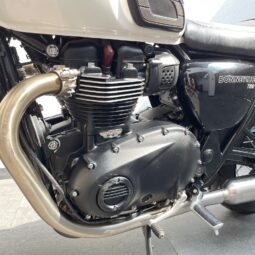 Triumph bonneville 900cc T100 lleno