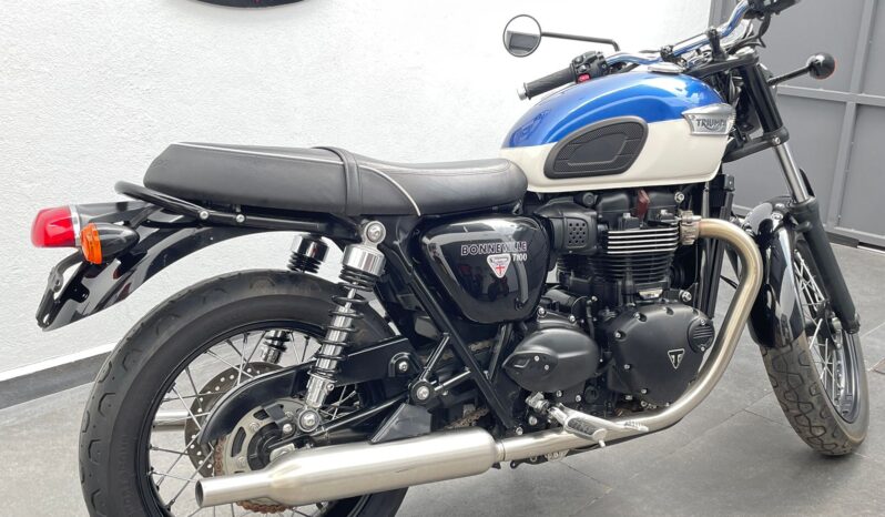 Triumph bonneville 900cc T100 lleno